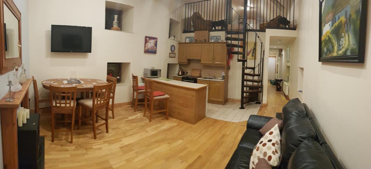 Apartment 3 Bedroom Banagher Town Centre 외부 사진